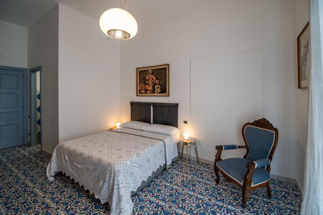 ด็องเกลอแตร์ Bed & Breakfast ซาแลร์โน ภายนอก รูปภาพ