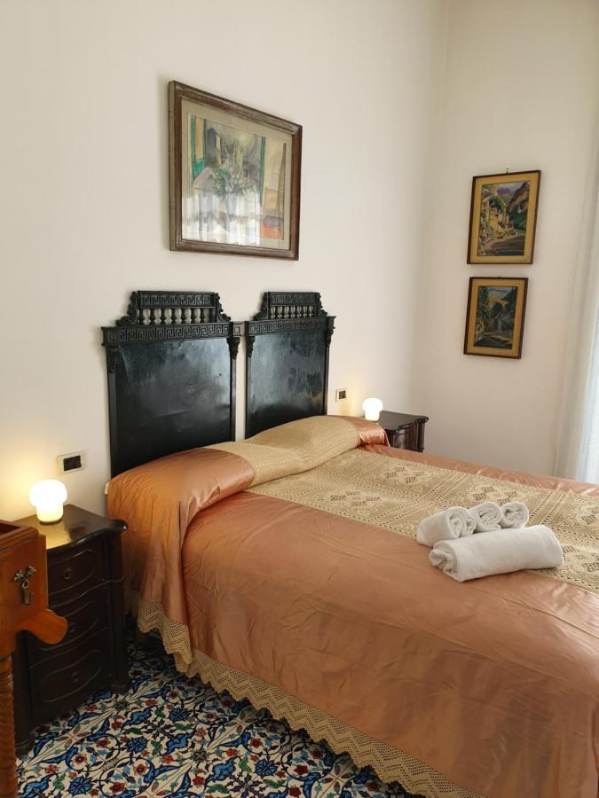 ด็องเกลอแตร์ Bed & Breakfast ซาแลร์โน ภายนอก รูปภาพ
