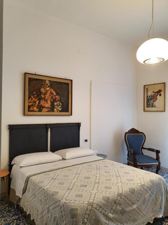ด็องเกลอแตร์ Bed & Breakfast ซาแลร์โน ภายนอก รูปภาพ