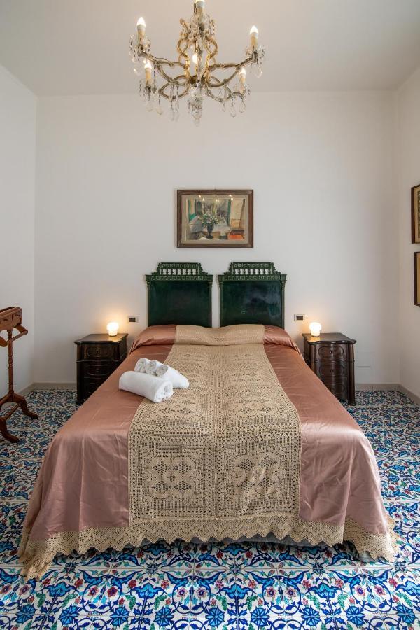 ด็องเกลอแตร์ Bed & Breakfast ซาแลร์โน ภายนอก รูปภาพ