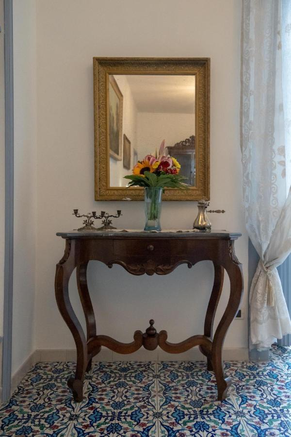 ด็องเกลอแตร์ Bed & Breakfast ซาแลร์โน ภายนอก รูปภาพ