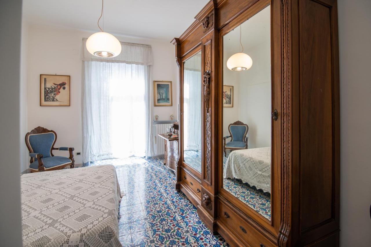 ด็องเกลอแตร์ Bed & Breakfast ซาแลร์โน ภายนอก รูปภาพ