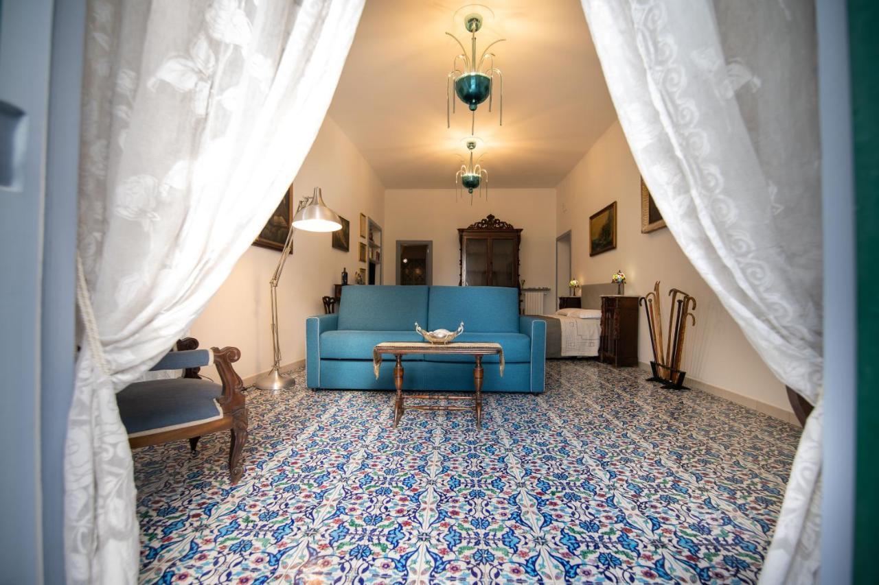 ด็องเกลอแตร์ Bed & Breakfast ซาแลร์โน ภายนอก รูปภาพ