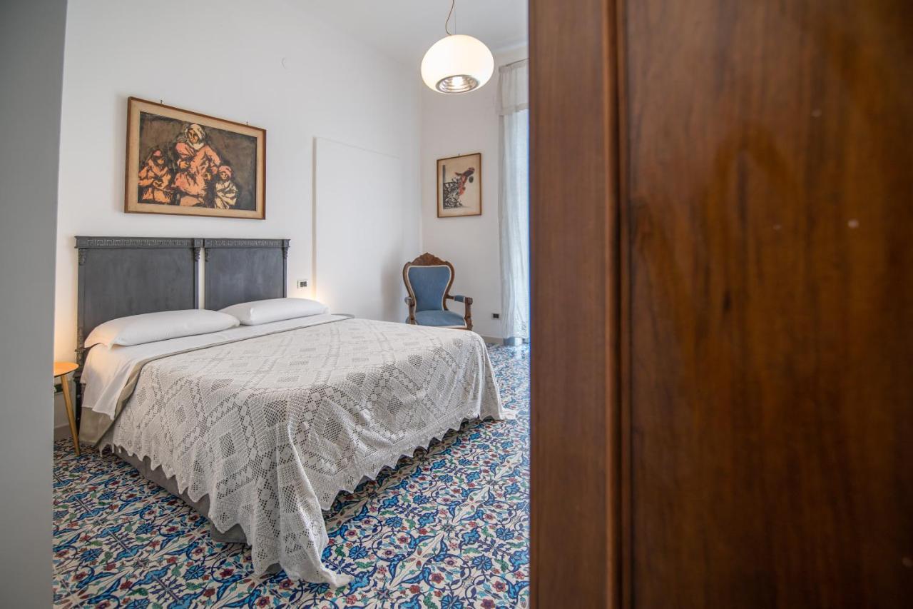 ด็องเกลอแตร์ Bed & Breakfast ซาแลร์โน ภายนอก รูปภาพ