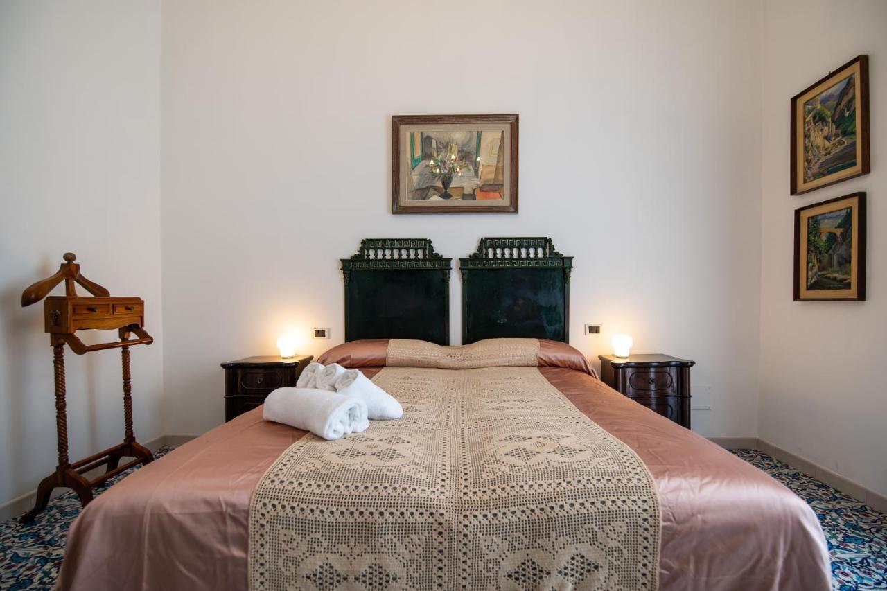 ด็องเกลอแตร์ Bed & Breakfast ซาแลร์โน ภายนอก รูปภาพ