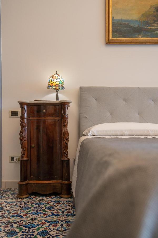 ด็องเกลอแตร์ Bed & Breakfast ซาแลร์โน ภายนอก รูปภาพ
