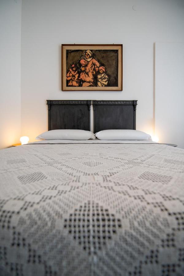 ด็องเกลอแตร์ Bed & Breakfast ซาแลร์โน ภายนอก รูปภาพ