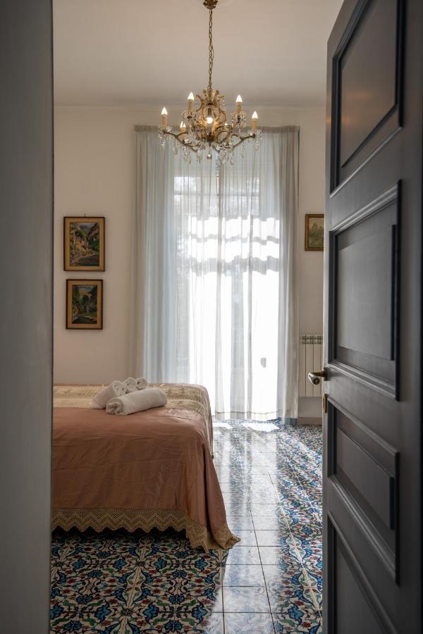 ด็องเกลอแตร์ Bed & Breakfast ซาแลร์โน ภายนอก รูปภาพ