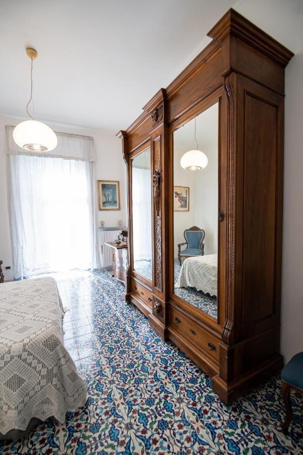ด็องเกลอแตร์ Bed & Breakfast ซาแลร์โน ภายนอก รูปภาพ